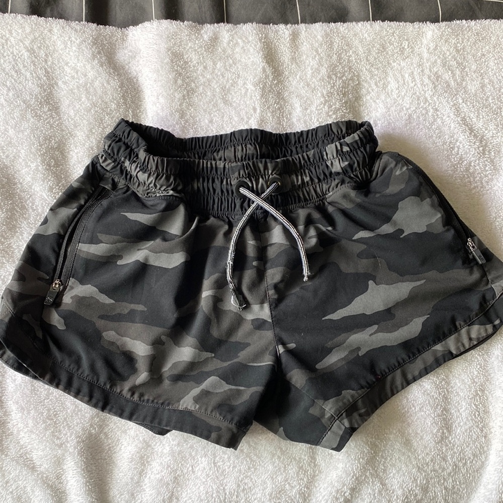 Athleta Girl Camo shorts size medium